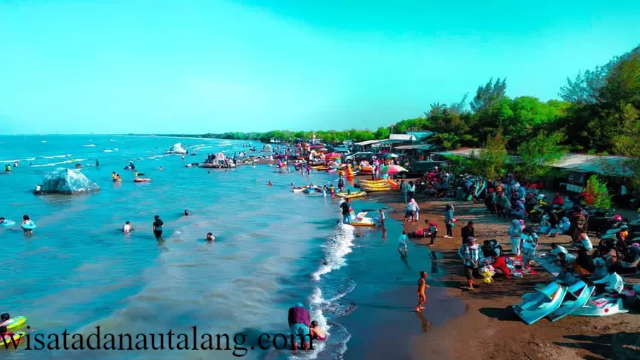 Rekomendasi 5 Wisata Pantai Populer di Indramayu